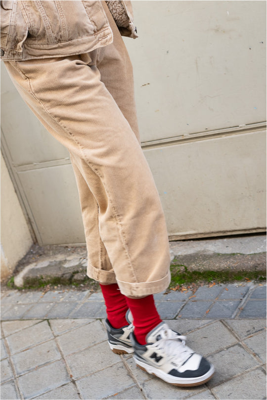 Camille - Pantalón Tipo Chino de Pana