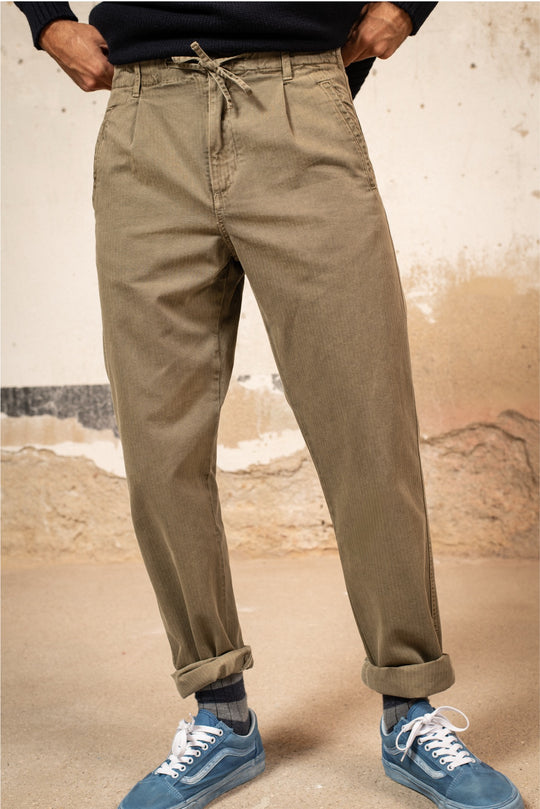 Clemen - Pantalón Chino Con Pinzas Straight Cut