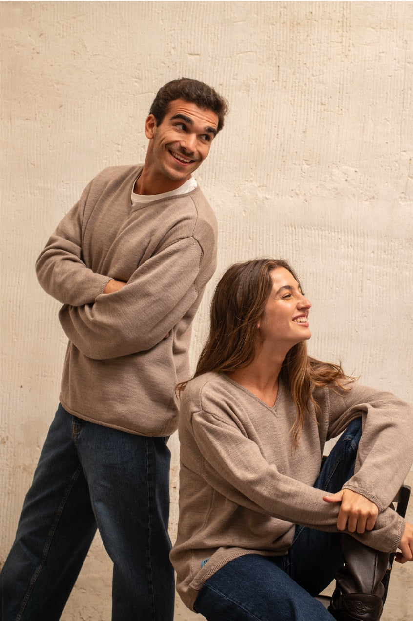 Amalfi Camel Oversize Fit V-Neck Sweater – TINTOREMUS