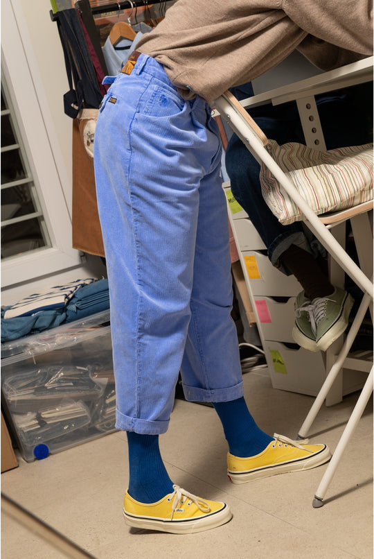 Camille - Pantalón Tipo Chino de Pana