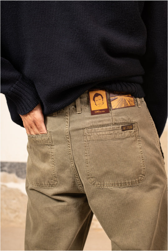 Clemen - Pantalón Chino Con Pinzas Straight Cut