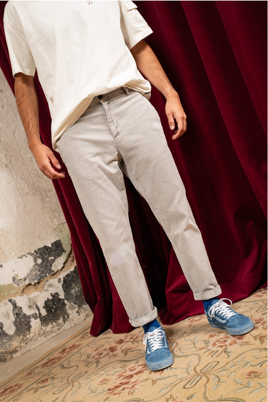 Robert - Pantalón de pana tipo Chino Regular Cut