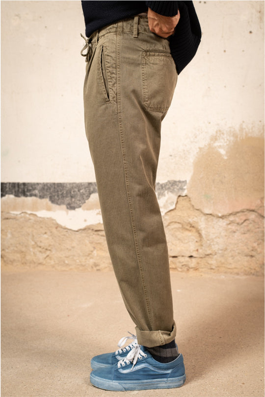 Clemen - Pantalón Chino Con Pinzas Straight Cut