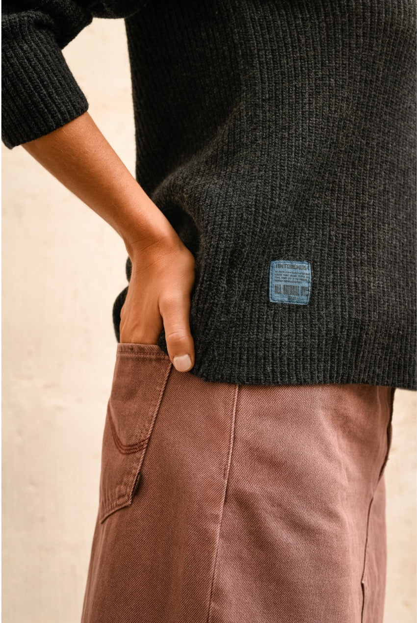 Cáustica Antracita - Jersey Cuello Perkins Relaxed Style