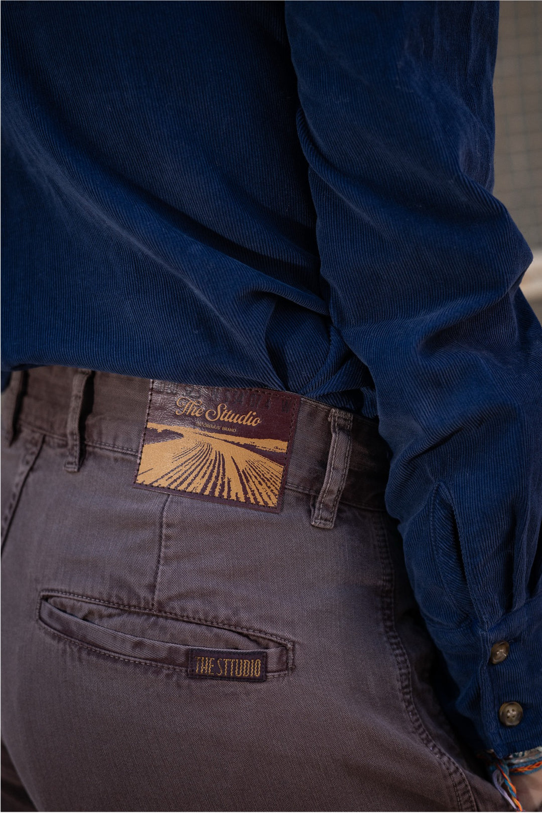 Lola - Pantalón Tipo Chino Regular Fit