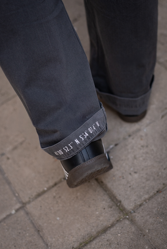 Lola - Pantalón Tipo Chino Regular Fit