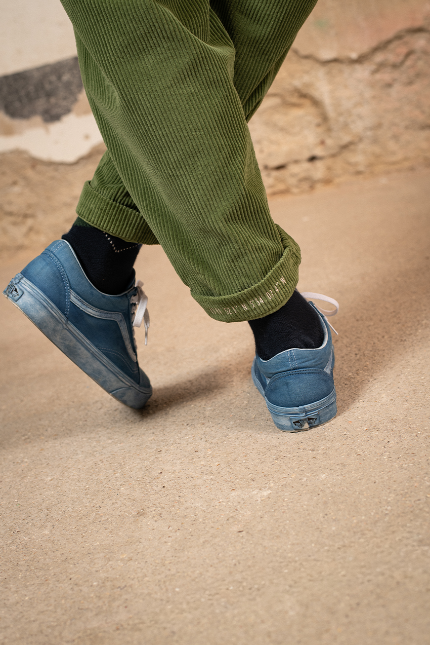 Cosme - Pantalón Pana Capri Tipo Chino Relaxed-Tapered Cut