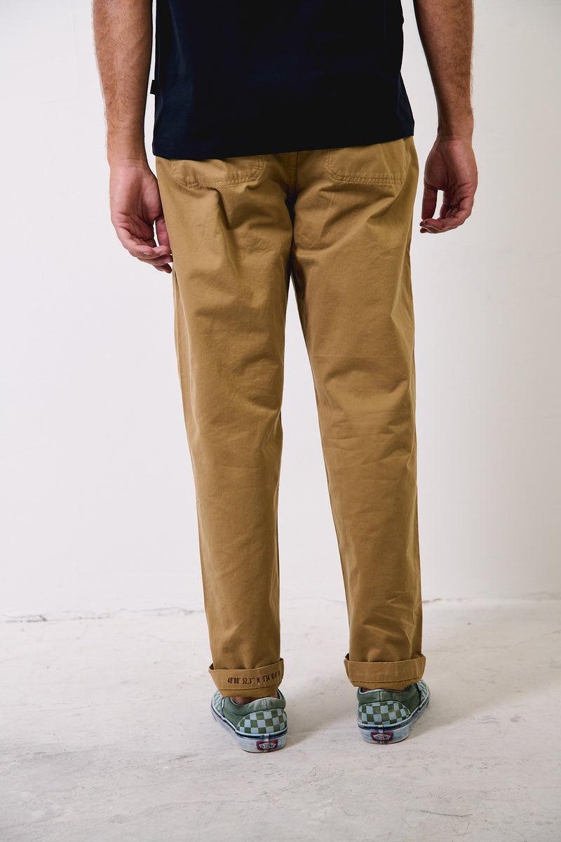 Clemen Caramel - Pantalón Chino Con Pinzas Straight Cut