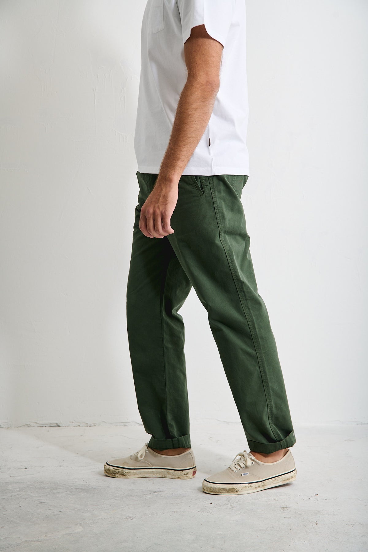 Clemen Dark Olive - Pantalón Chino Con Pinzas Straight Cut