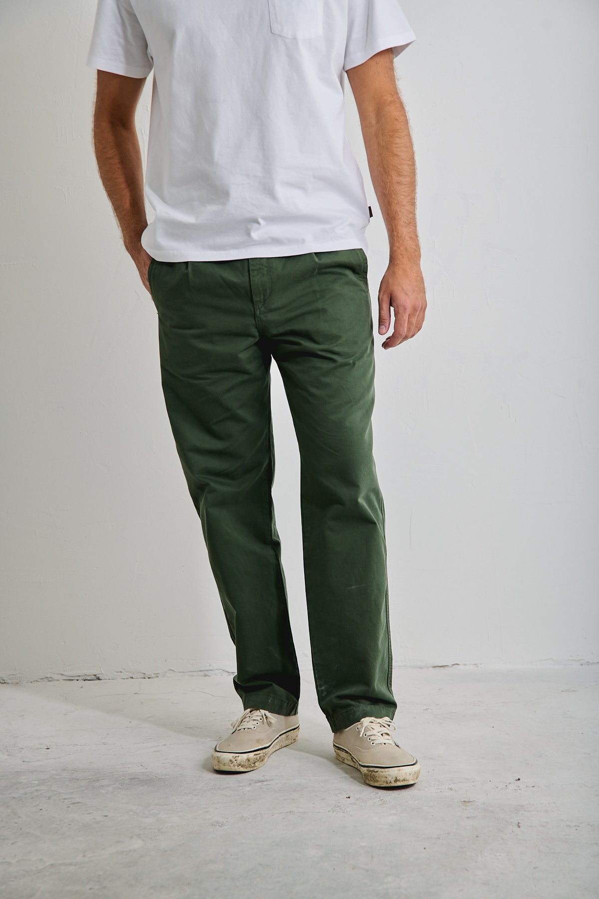 Clemen Dark Olive - Pantalón Chino Con Pinzas Straight Cut