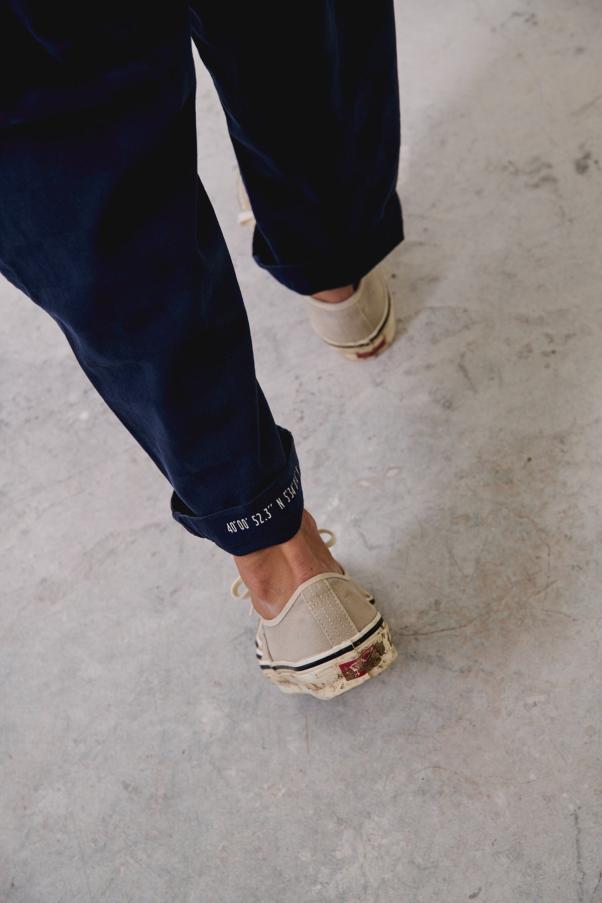 Cosme® Checks Navy - Pantalón a Cuadros Capri Tipo Chino Relaxed-Tapered Cut