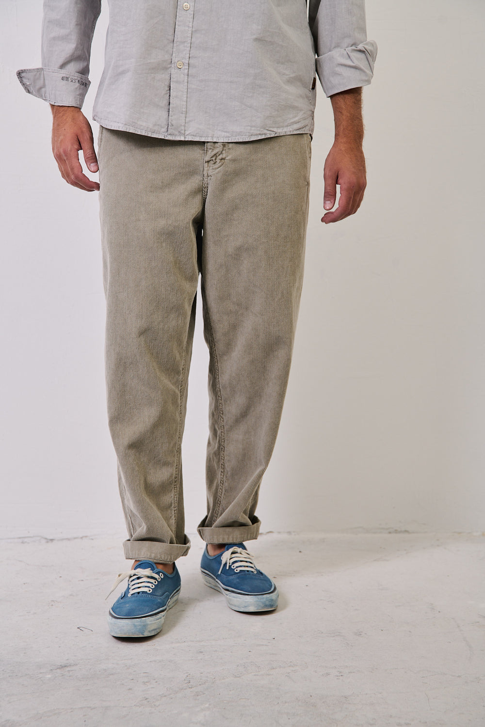Cosme® Coriander - Pantalón Pana Cropped Tipo Chino Relaxed-Tapered Cut