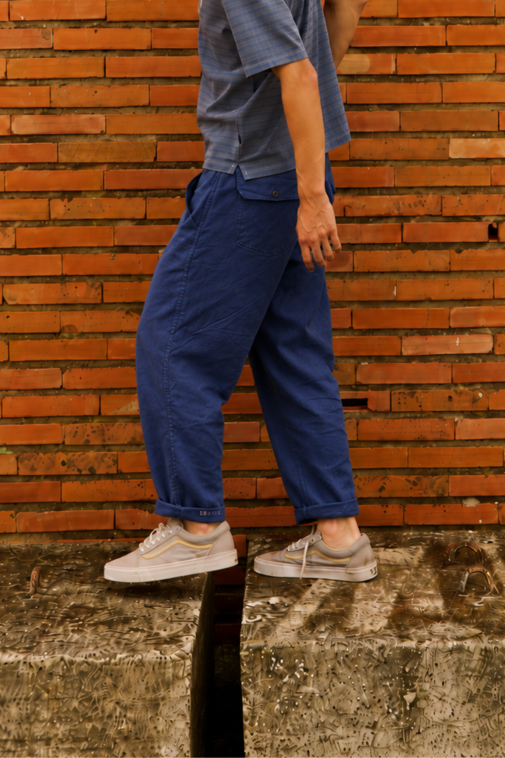 Cosme® Índigo - Pantalón Lino Capri Tipo Chino Relaxed-Tapered Cut