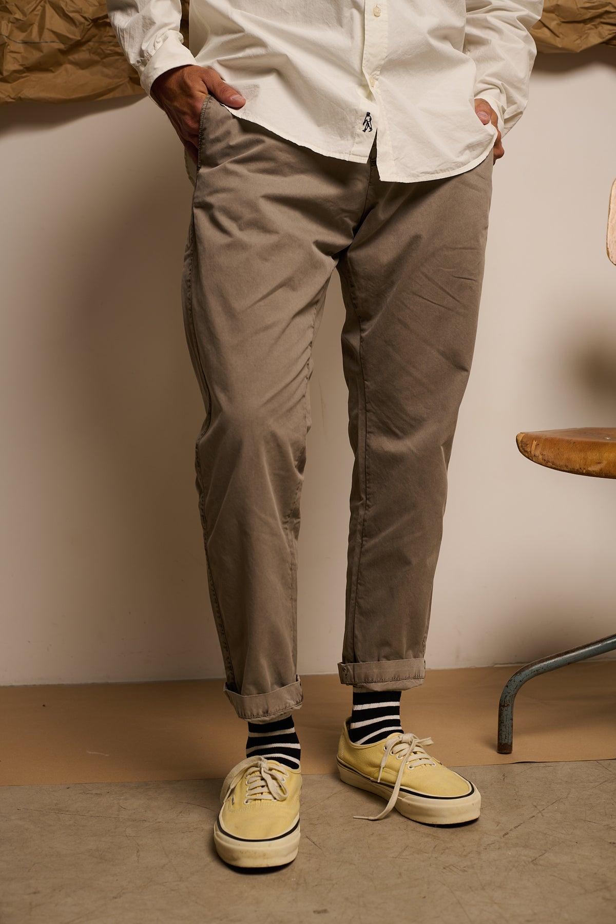 Robert Smoke - Pantalón tipo Chino Regular Fit