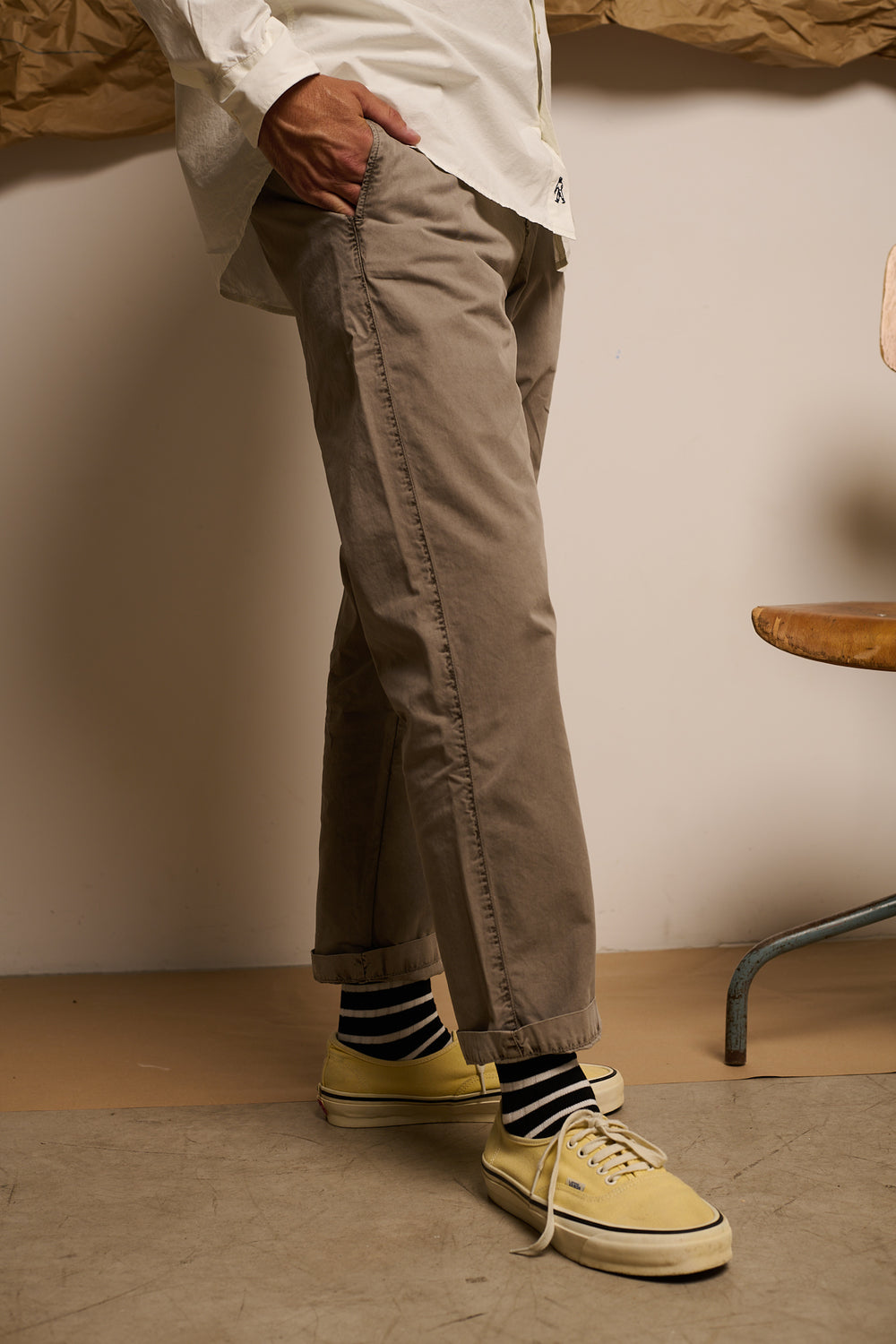 Robert Smoke - Pantalón tipo Chino Regular Fit