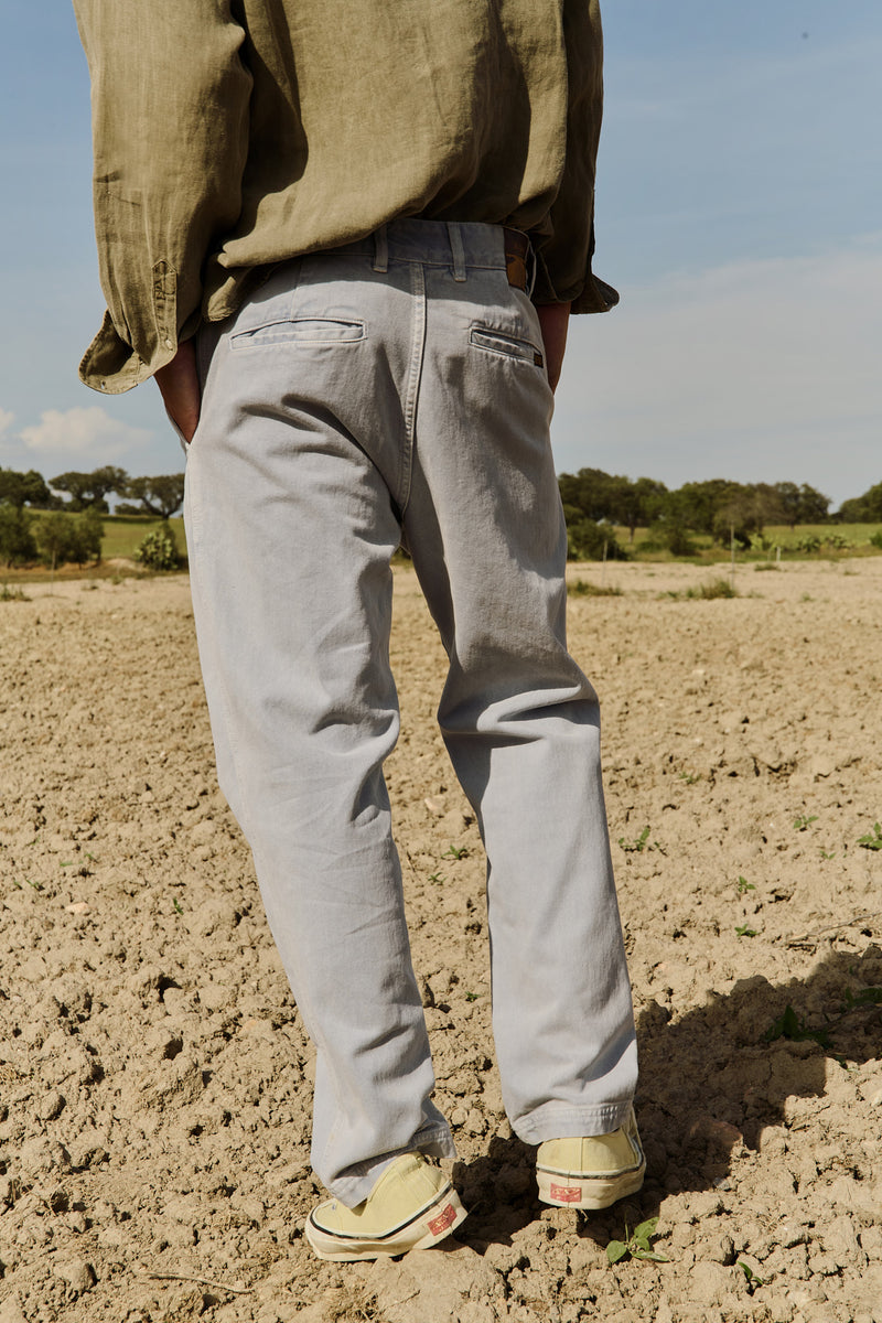 Liam Dusty Blue - Pantalón Tipo Chino Wide-leg Fit